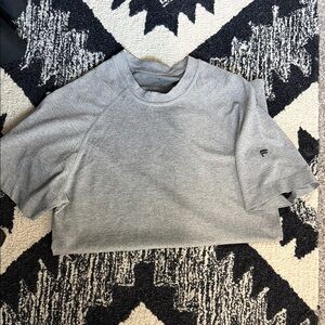 Fabletics Gray Short Sleeve Tee